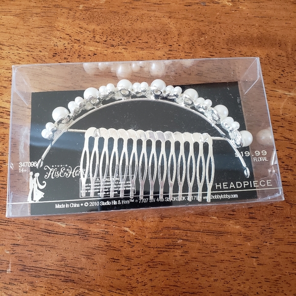 Pearl Headpiece - Picture 2 of 5